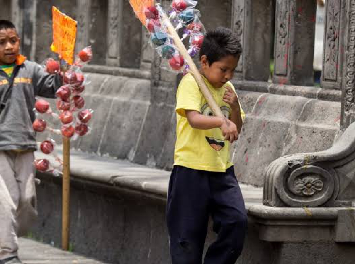 Niños dejan de estudiar y los ponen a trabajar en pandemia