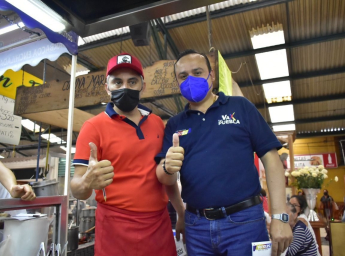 Rodrigo Rodríguez recorre el centro y el mercado Benito Juárez