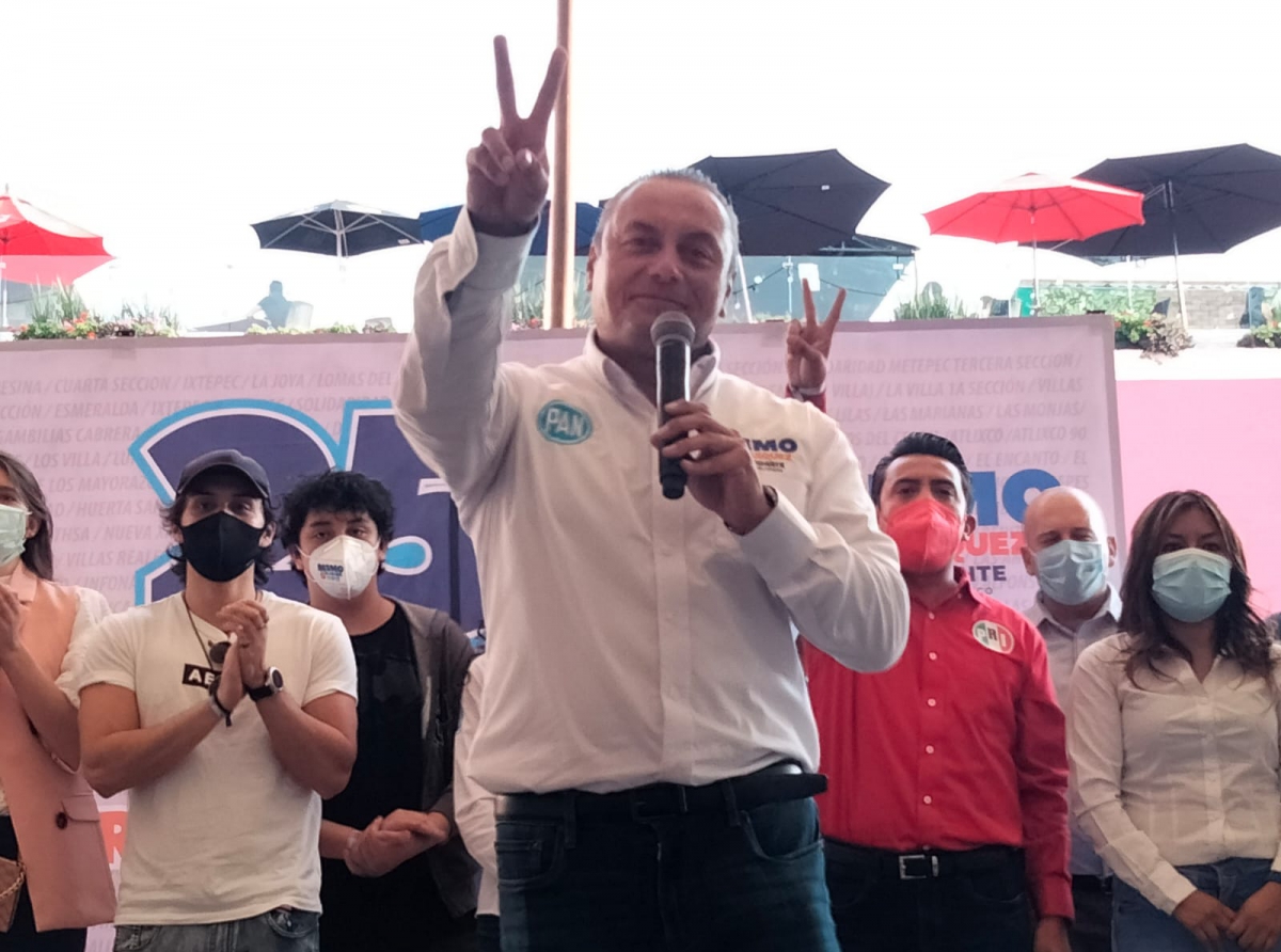 Memo Velázquez cierra campaña con la firma de 250 compromisos 