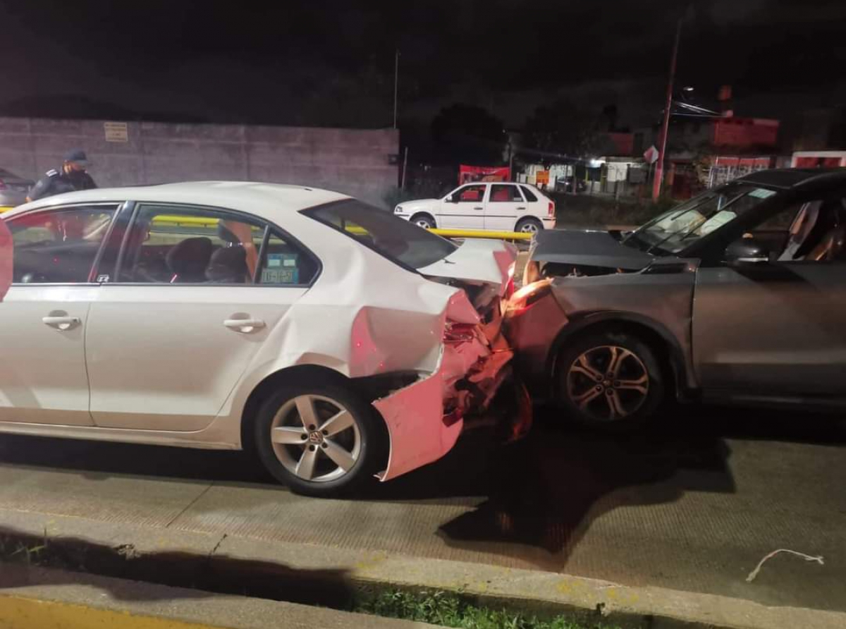 Funcionario en estado etílico provoca accidente en Atlixco 