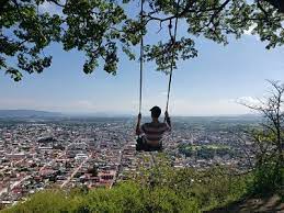 Remueven columpio del cerro de San Miguel 