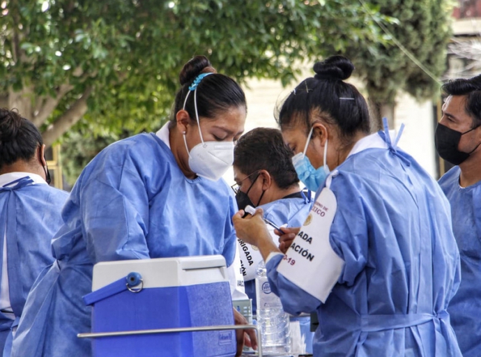 Provoca molestia confusión de SSA en la aplicación de vacunas en Atlixco 