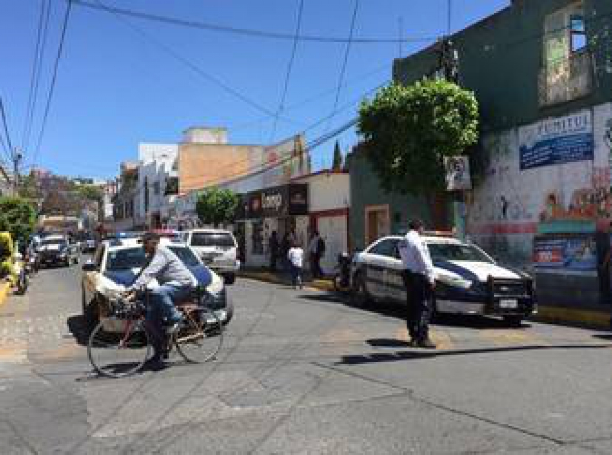 Denuncian robos en calles del centro de Izúcar de Matamoros a manos de encapuchados 