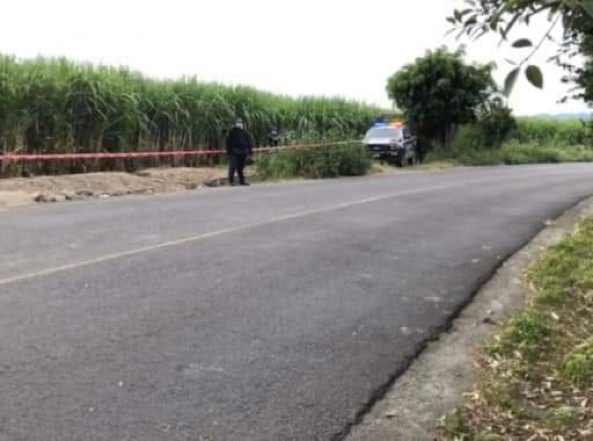 Encuentran cuerpo sin vida en carretera de Izúcar