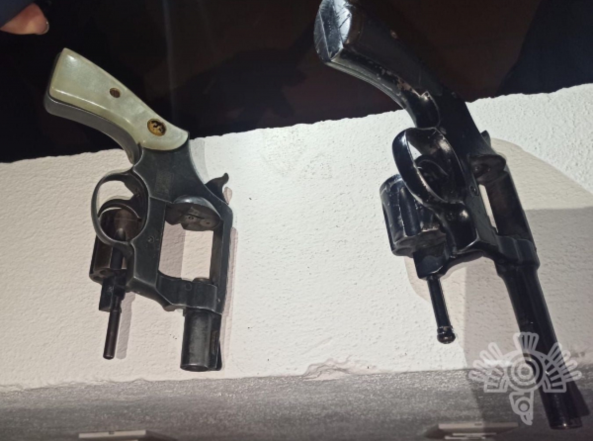 En Chietla, Policía Estatal detiene a dos personas en presunta posesión de armas