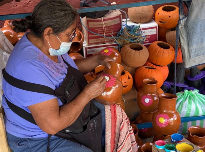 Arranca venta de loza de temporada de Todos Santos en Atlixco 