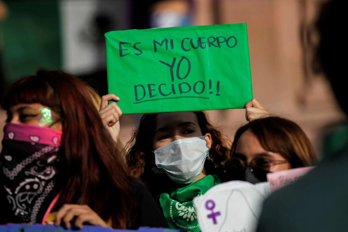 8M: el aborto debe dejar de ser tratado como un crimen, es un asunto de salud pública