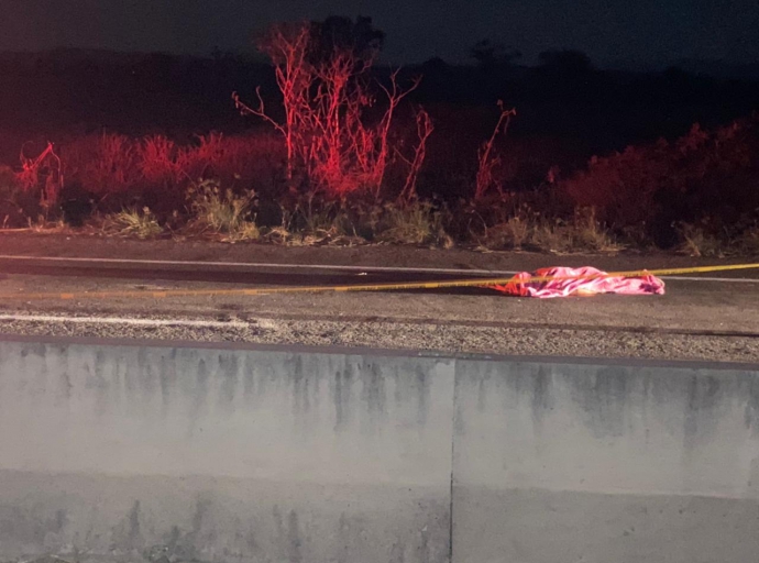 Lo impacta un tráiler cuando iba a bordo de su motocicleta en carretera de Izúcar de Matamoros 