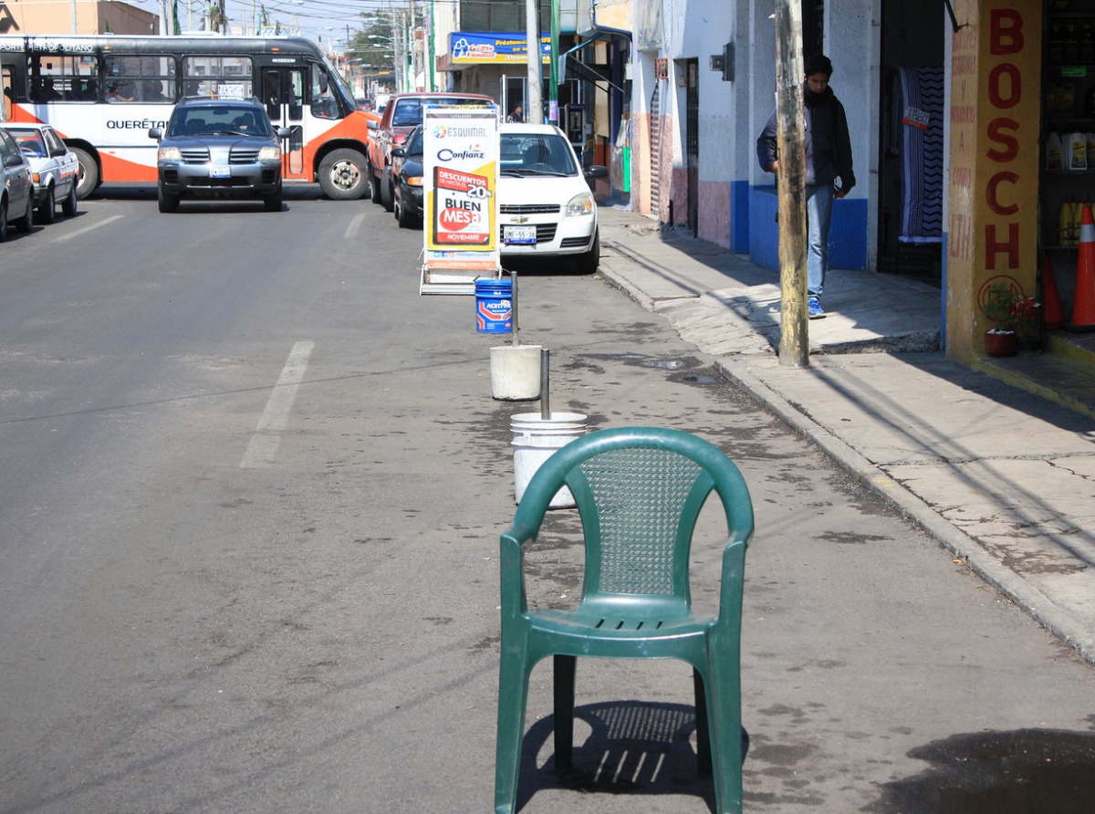 Hasta 9 mil pesos de multa se pagará por apartar lugares en vía pública en la ciudad de Puebla 