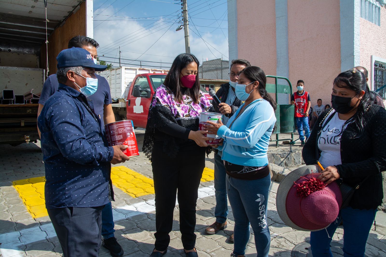 Ariadna Ayala otorga obras solicitadas en asambleas a San Pedro Benito Juárez.