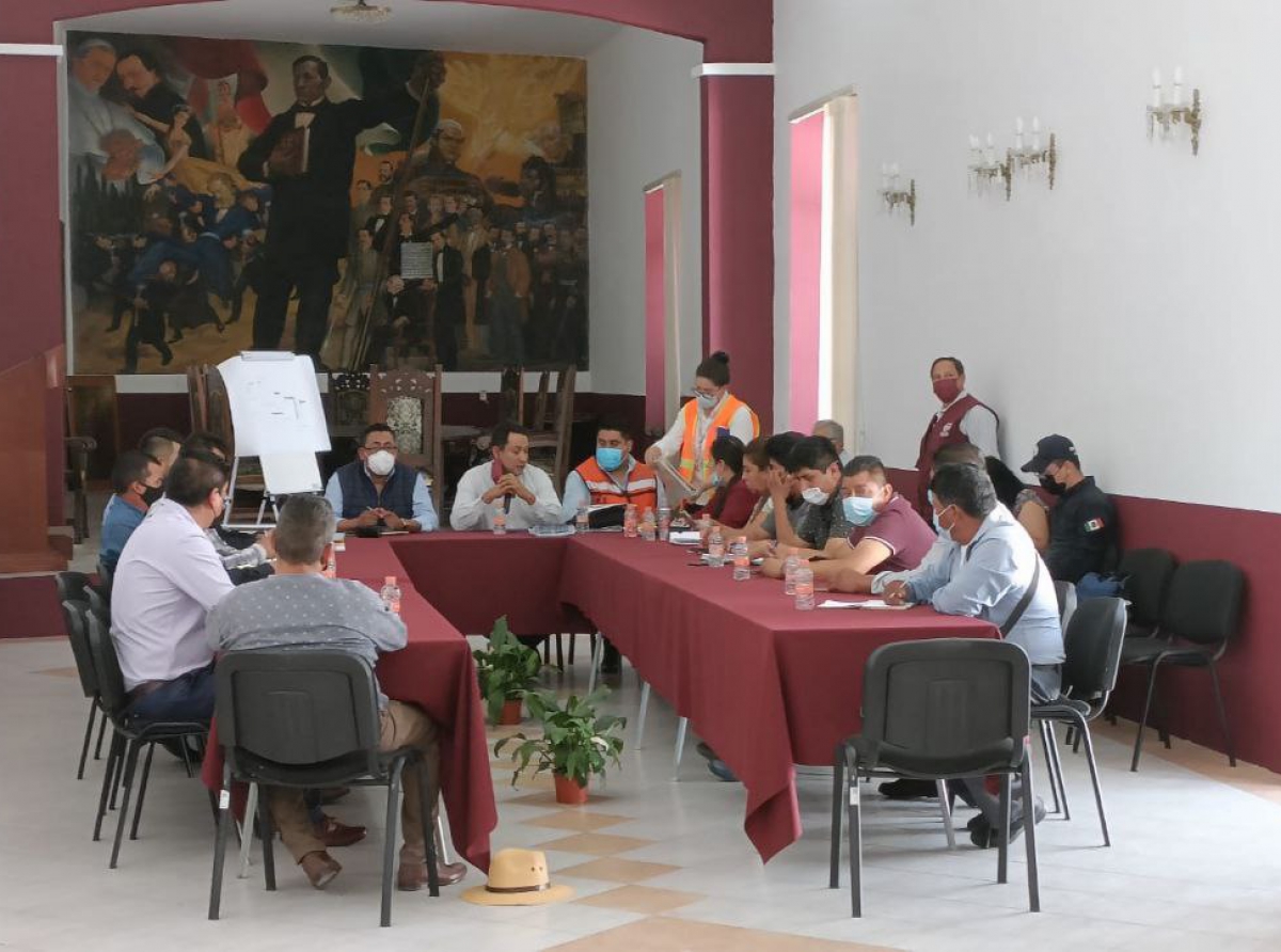 Presidentes auxiliares de Atlixco reciben capacitación para realizar eventos seguros.