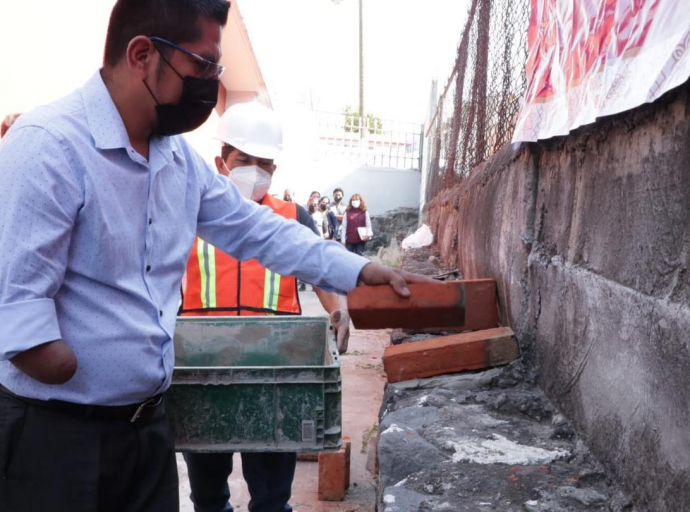 Se da inicio a la construcción de barda perimetral en escuela primaria de Altavista. 