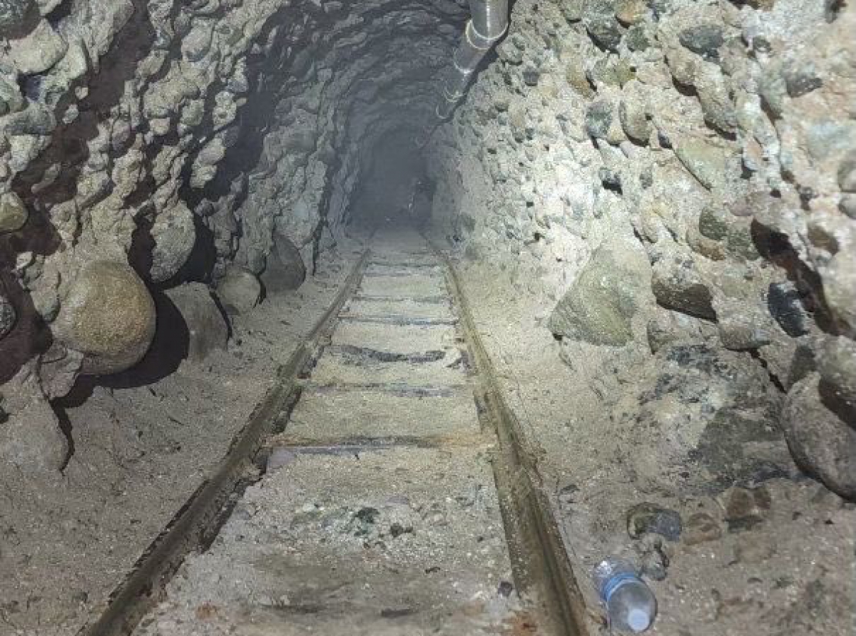 Descubren narcotúnel que une Tijuana con San Diego.