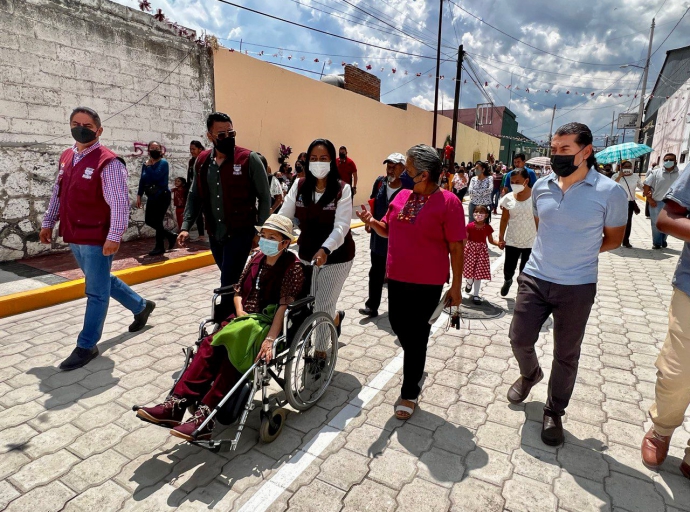 Se inaugura adoquinamiento en colonia Altavista, obra que se solicitó hace 30 años. 