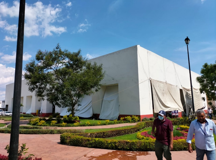 En Centro de convenciones  ya encuentras a los vendedores  del mercado Benito Juárez