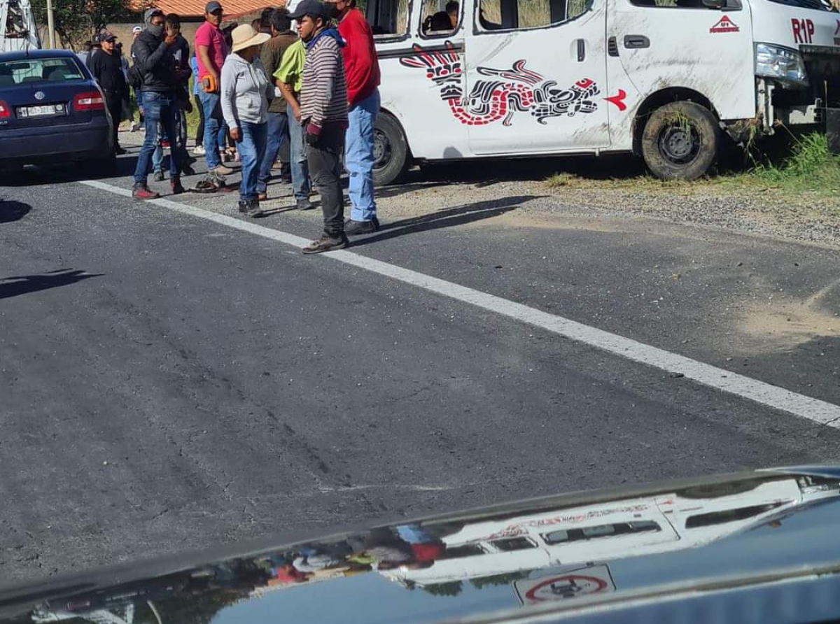 Ocurre fuerte accidente en la carretera federal Atlixco-Puebla 