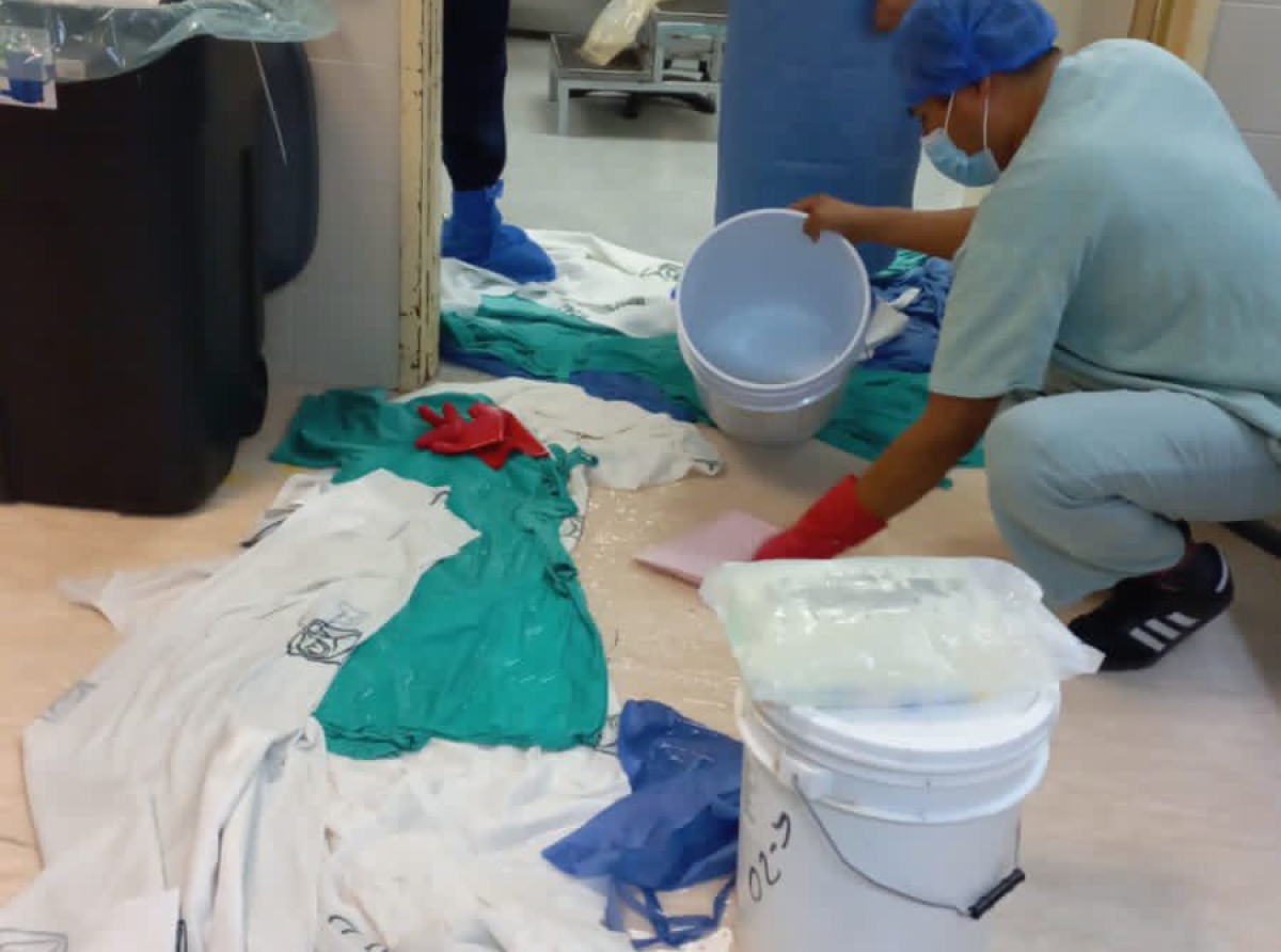 Se rompe tubo de desagüe durante cirugía en el IMSS La Margarita
