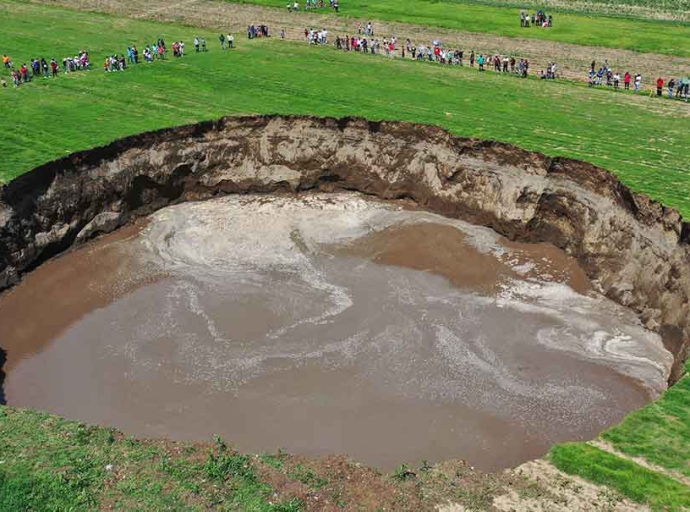 Socavón en Juan C. Bonilla aumenta de tamaño tras lluvias y el sismo 