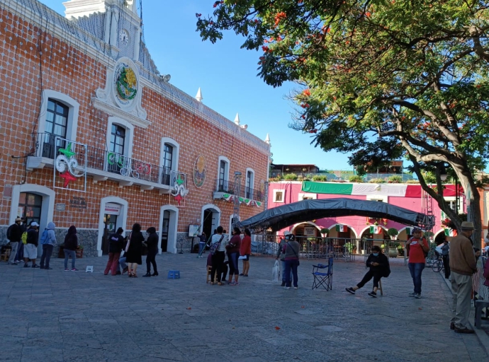 Boletos para el Huey Atlixcayotl genera molestia en su primer día de entrega 