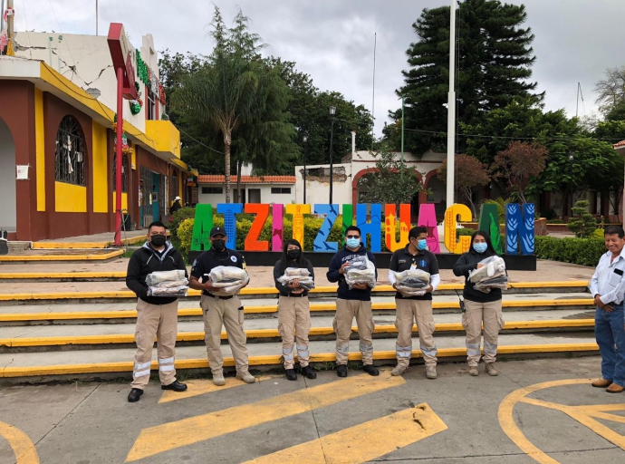 En Atzizihuacan realizan entrega de uniformes a los paramédicos 