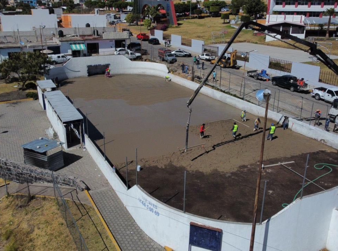 Inician rescate de la cancha de fútbol de la unidad deportiva norte 