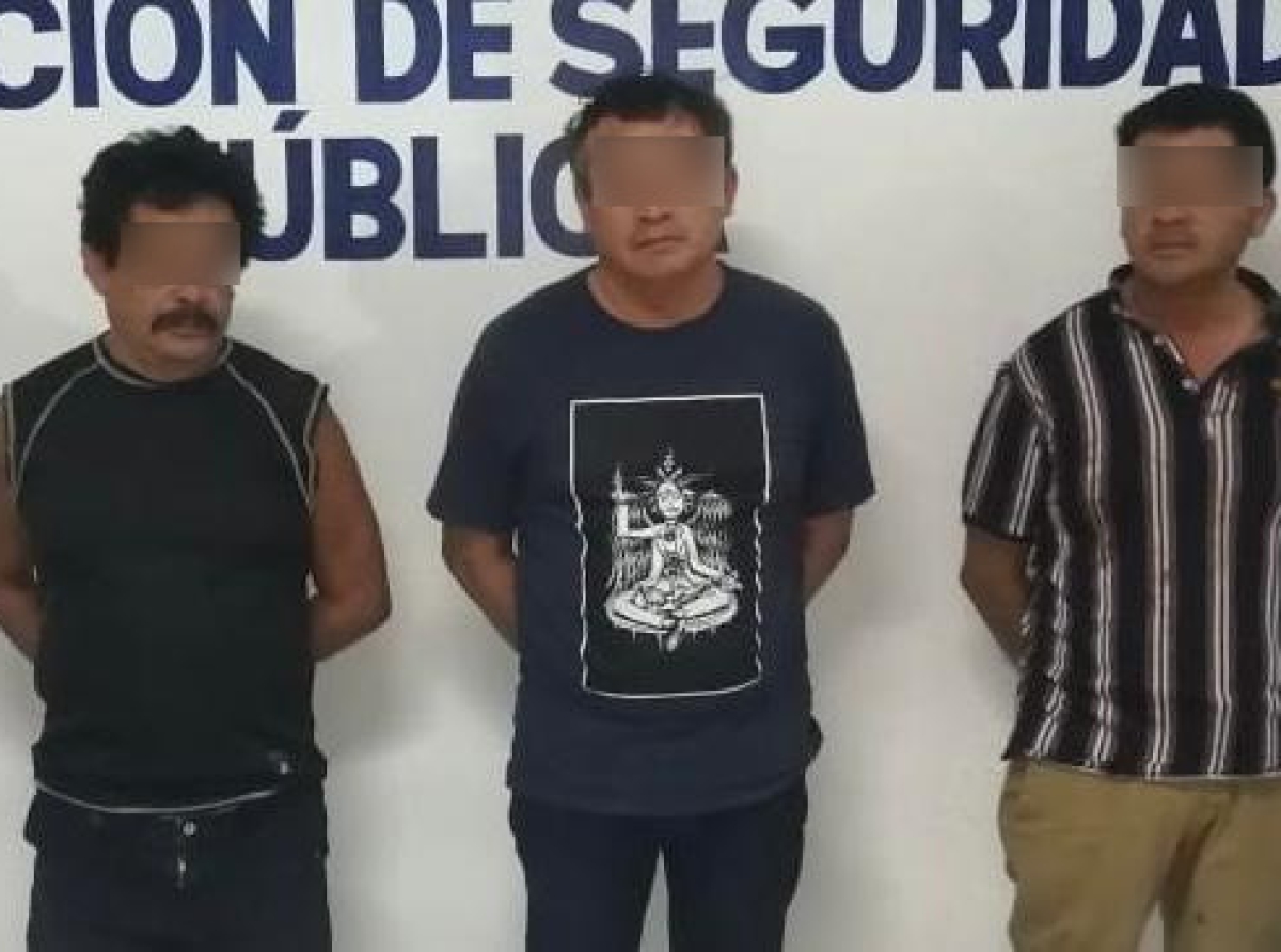 Policías Estatal y municipal detienen a tres presuntos narcomenudistas en Tehuacán