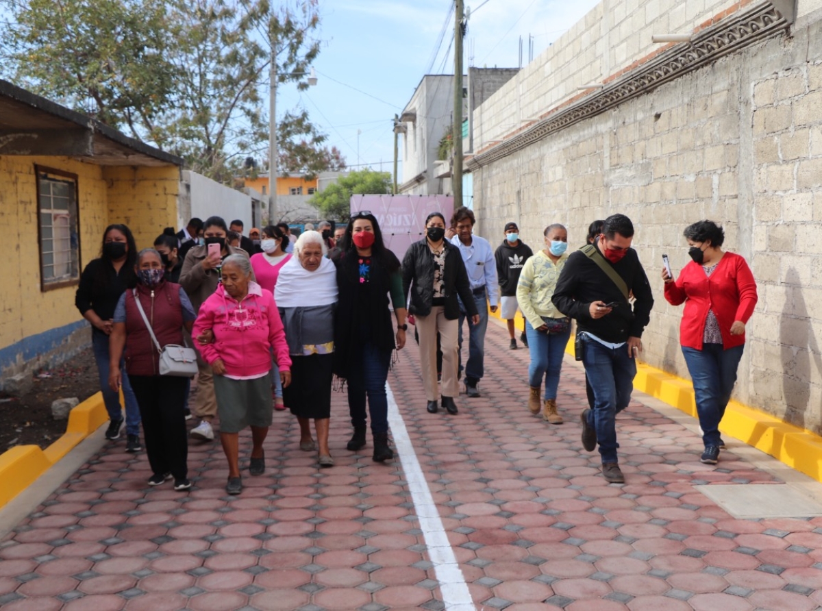 Más de 4 millones de pesos invierte Irene Olea en obras de infraestructura en barrios y colonias