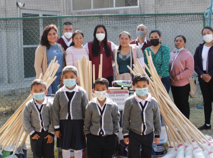 Entregan apoyos a escuelas rurales del municipio de Atlixco 