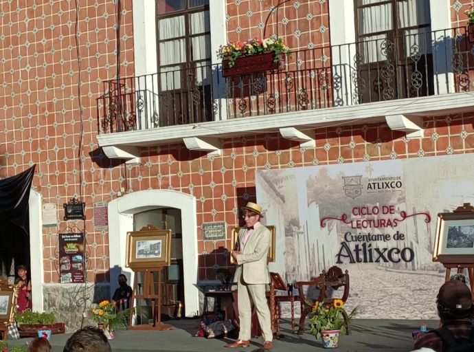 Se presenta Mario Iván Martínez en los ciclos de Lectura “Cuéntame de Atlixco”