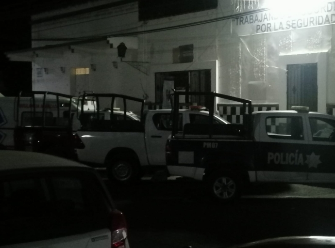 Policías de Tianguismanalco, duermen y extorsionan a la población 
