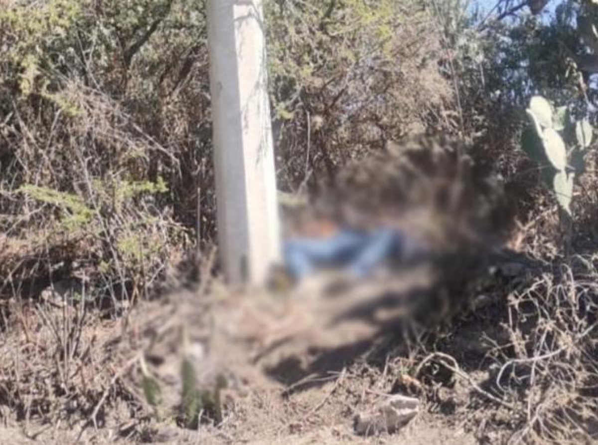 Encuentran a hombre sin vida junto a un poste de luz en Acatzingo 