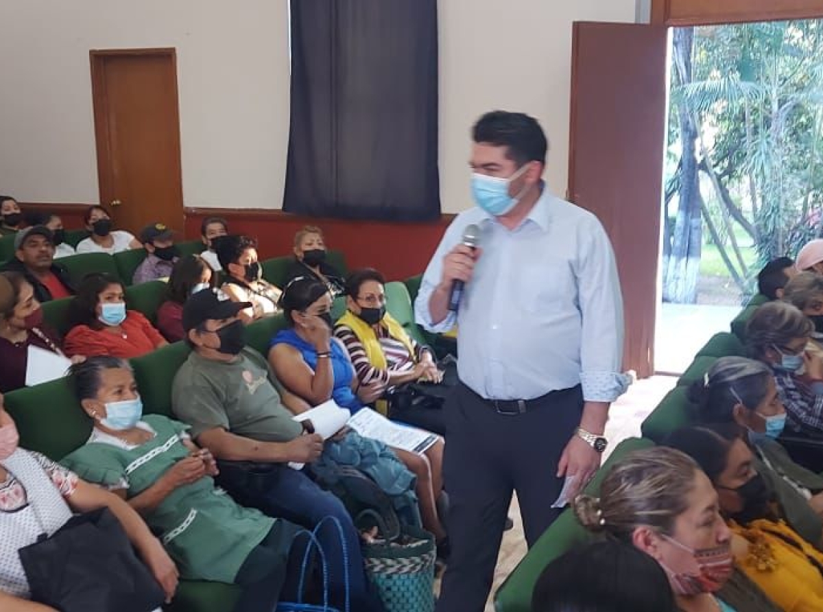 Gobierno de Atlixco brinda capacitación a comerciantes para evitar riesgos sanitarios en la próxima temporada de calor 