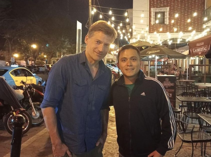 Causa revuelo la visita de Nikolaj Coster-Waldau en Atlixco