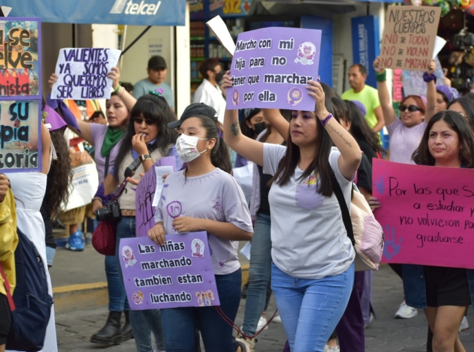 Mujeres de Atlixco marchan este 8M 