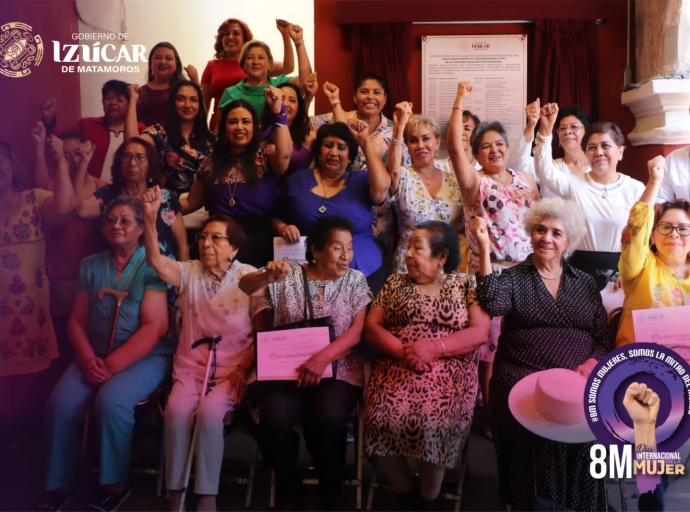 Reconocen a mujeres que han participado en la administración de Izúcar de Matamoros por los años 