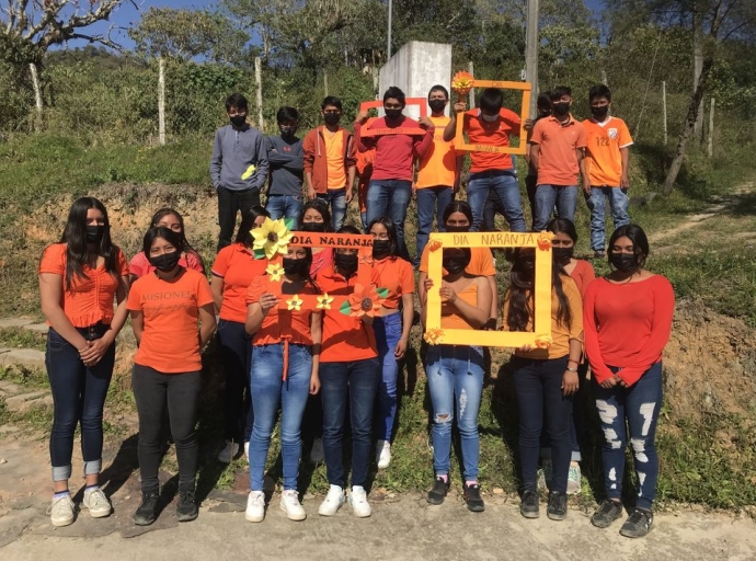 Tochimilco cumple con el día naranja 