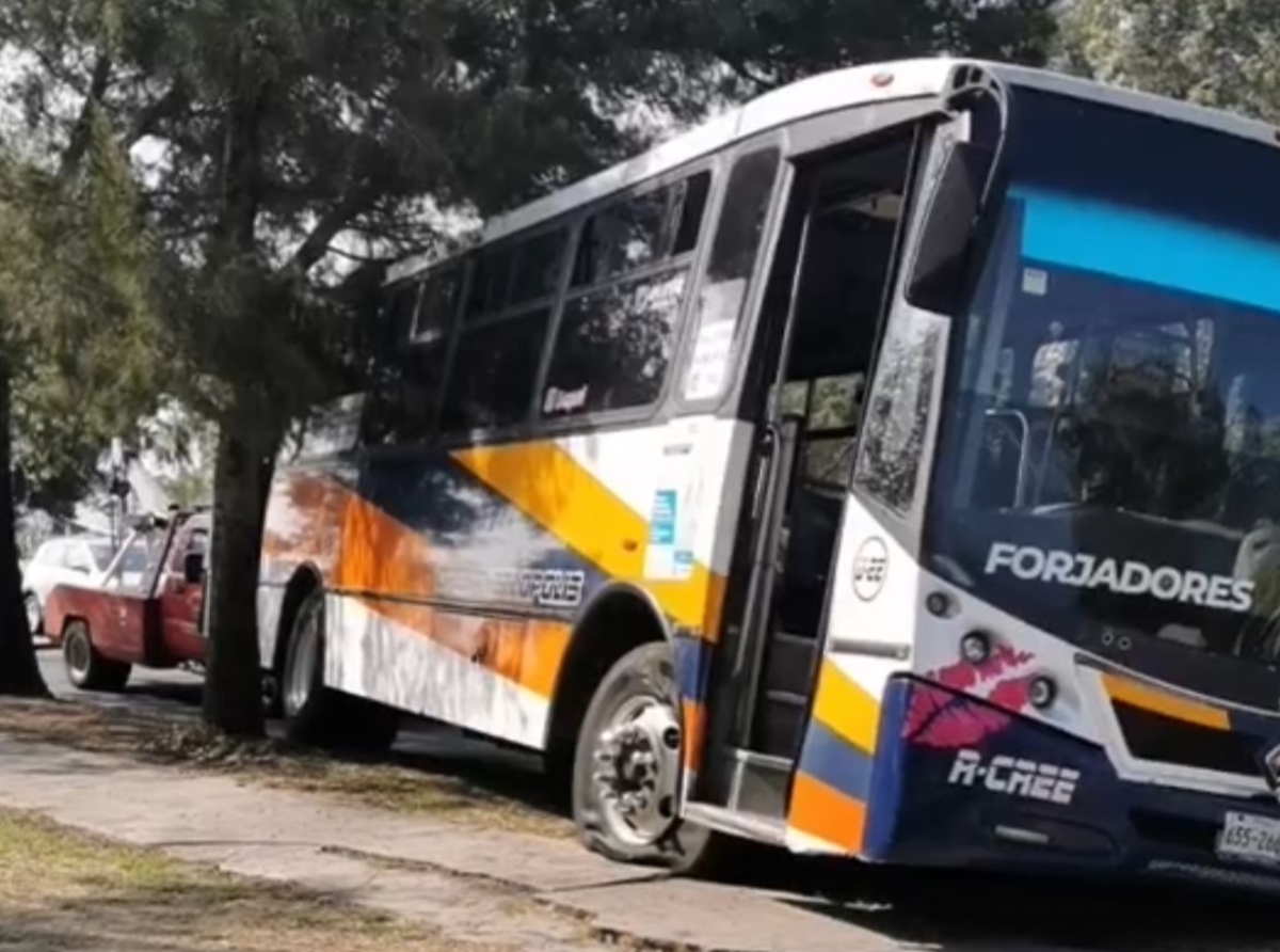 Al menos diez lesionados tras choque de camión en la ciudad de Puebla