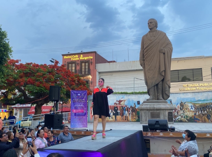 Moda Artesanal. Presentación del Traje barrieco de Izúcar de Matamoros.