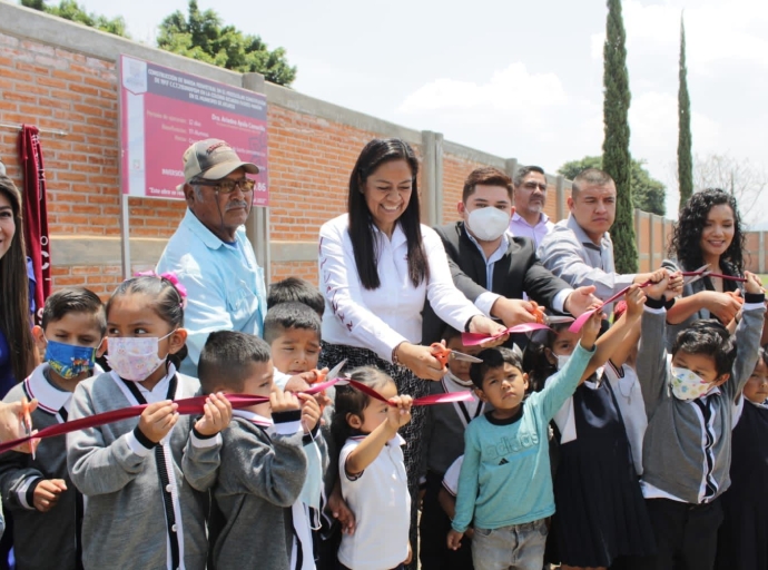 Entregan barda perimetral a jardín de niños de la colonia Ricardo Flores Magón 