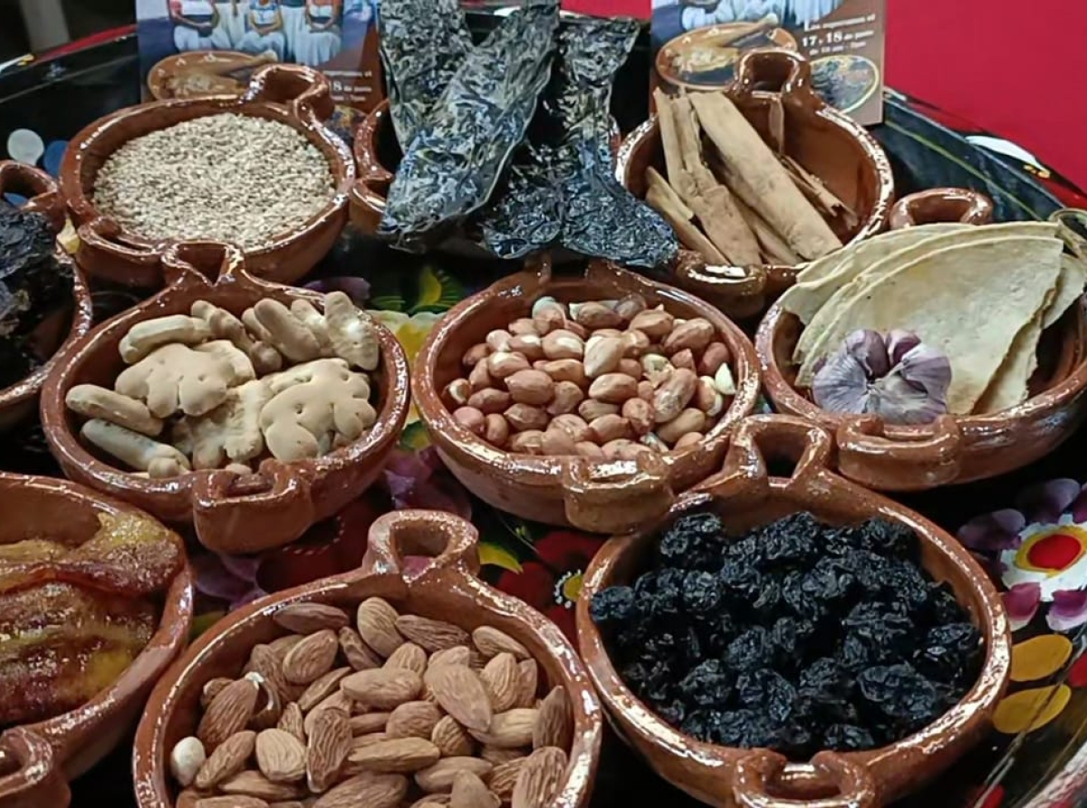 Anuncian la Feria del Mole en Calpan 