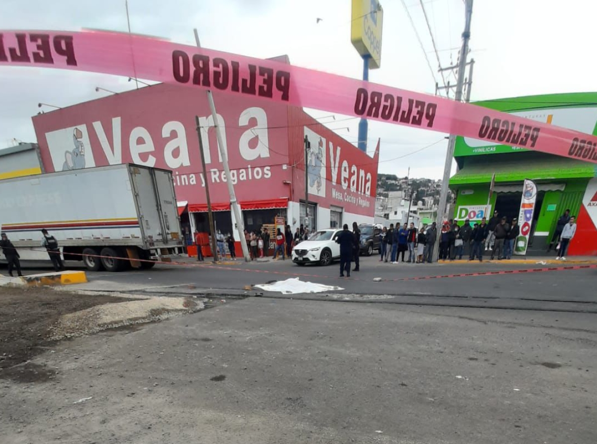 Tractocamión le destroza la cabeza a una mujer en Tecamachalco