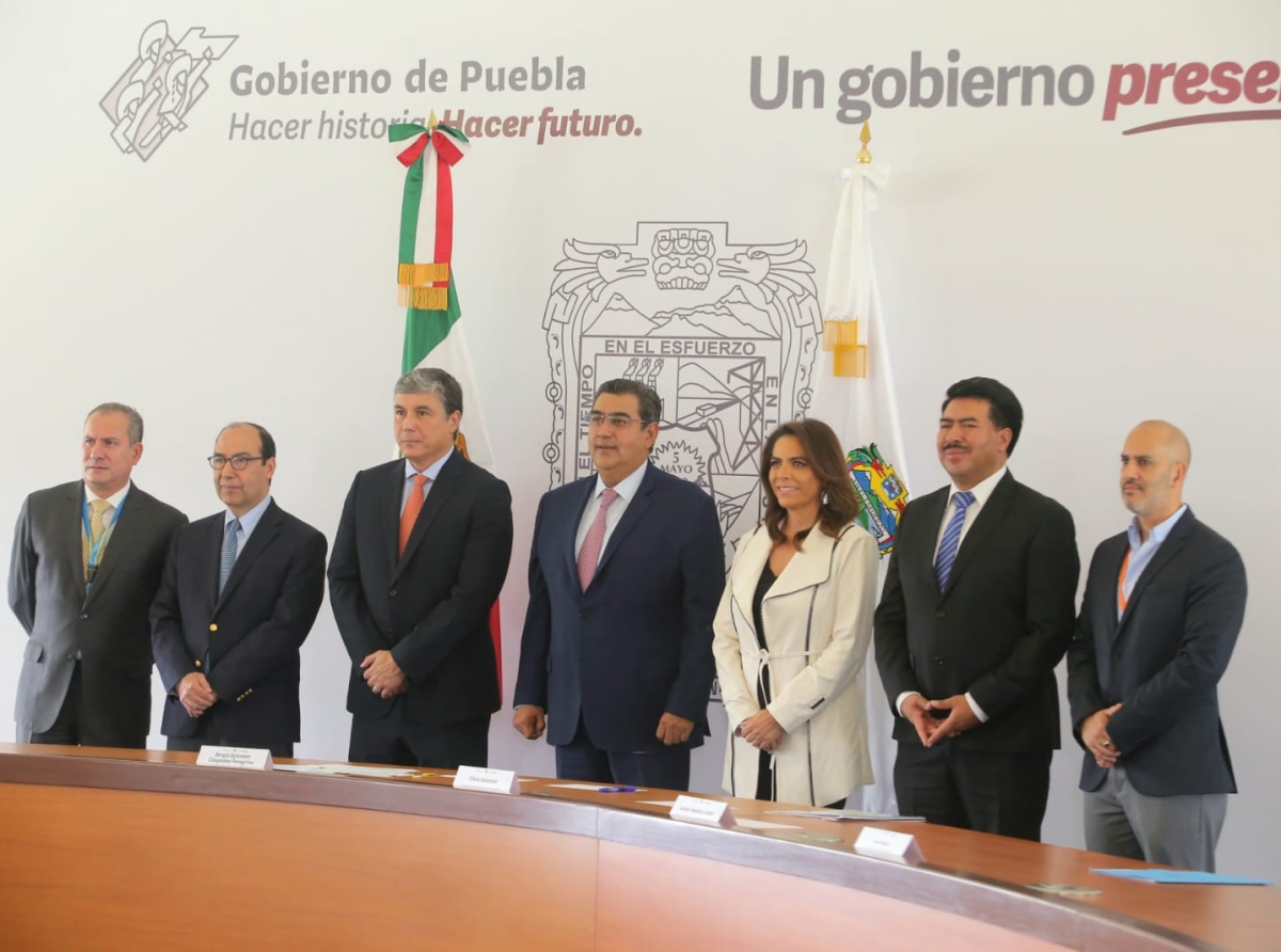 Gobernador celebra la inversión de 894mdp de Walmart en Puebla