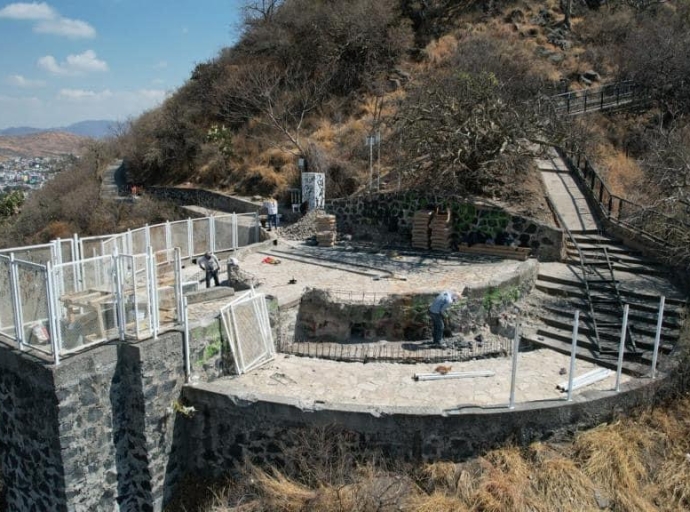 Mirador de cristal en Atlixco a pocos días de su inauguración.