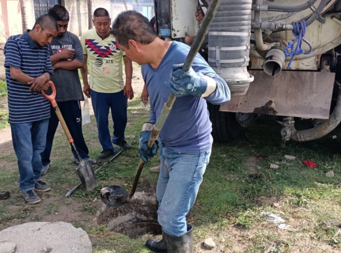 Desazolva gobierno de Puebla red de drenaje en Huaquechula