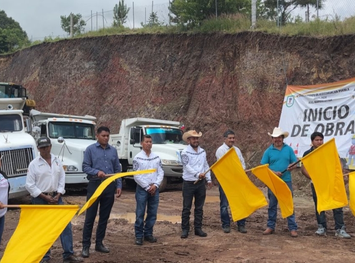 Reyes Domínguez inicia construcción de plaza cívica en preescolar indígena CEPI Chikauke Kokonetsitsi  