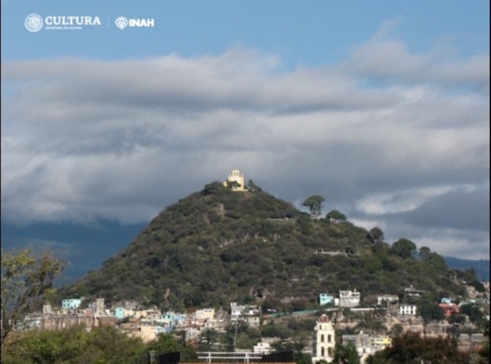 El INAH confirma la existencia de un templo prehispánico en la cima del cerro San Miguel, en Atlixco