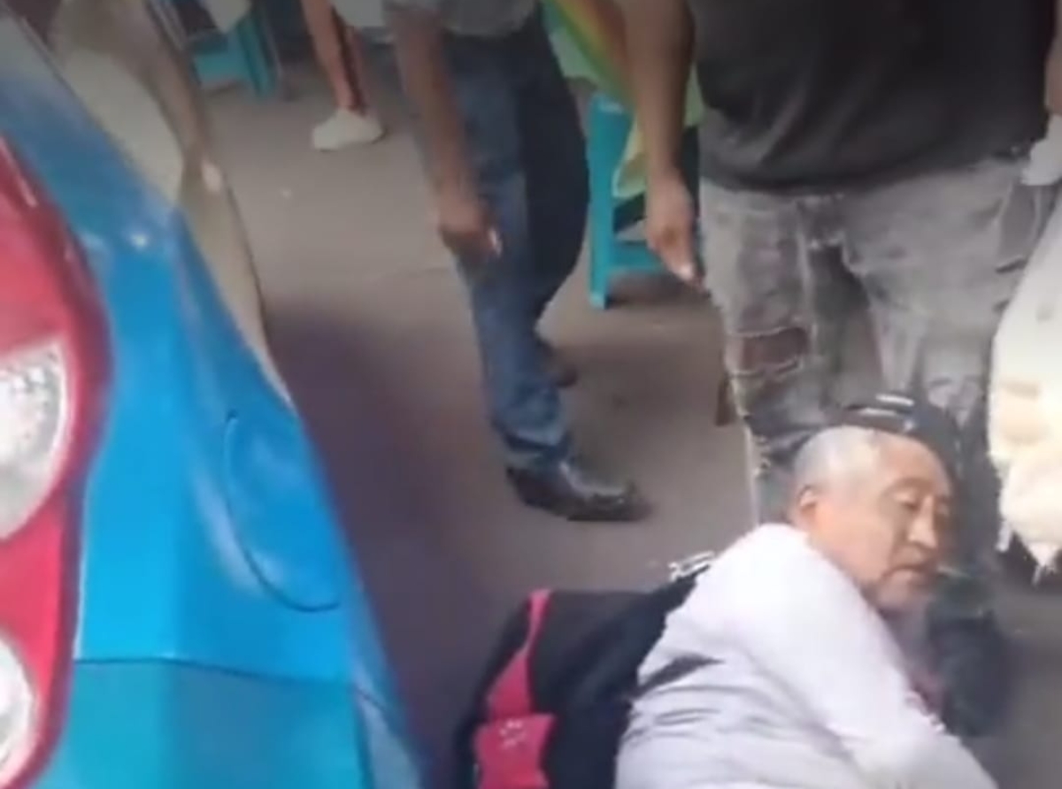 En Atlixco taxista en estado de ebriedad atropella a abuelito 