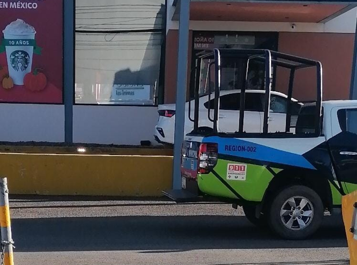 Dos personas fueron baleadas a la entrada del Starbucks de Las Ánimas