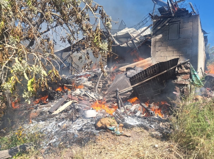 Bodega de pet se incendia en Atlixco y moviliza cuerpo de bomberos 