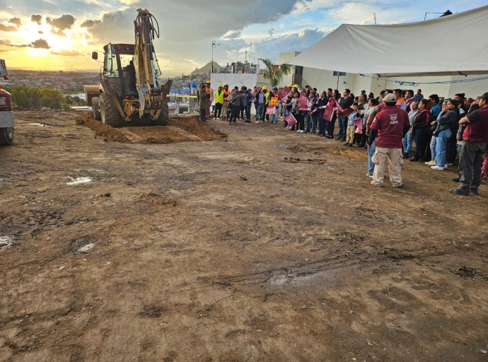 Ariadna Ayala inicia rehabilitación del parque de la felicidad de la colonia San Alfonso, ahora será multideportivo